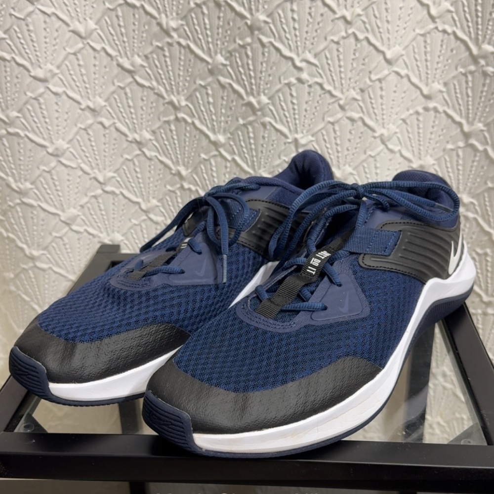 Nike Men's Blue and Black Tennis Shoes